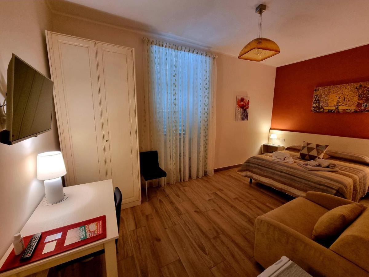 Il Casale Nel Parco Guesthouse Roma Exterior foto