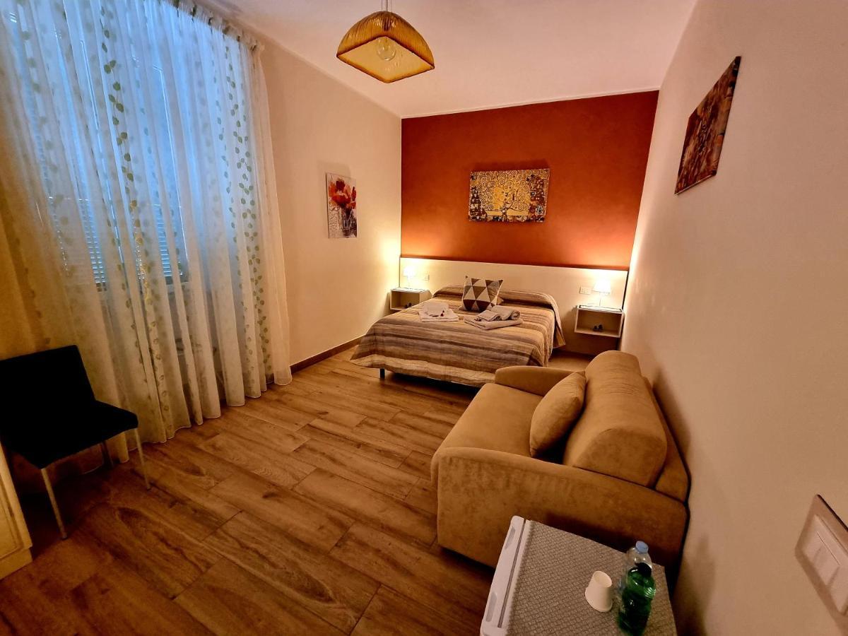 Il Casale Nel Parco Guesthouse Roma Exterior foto